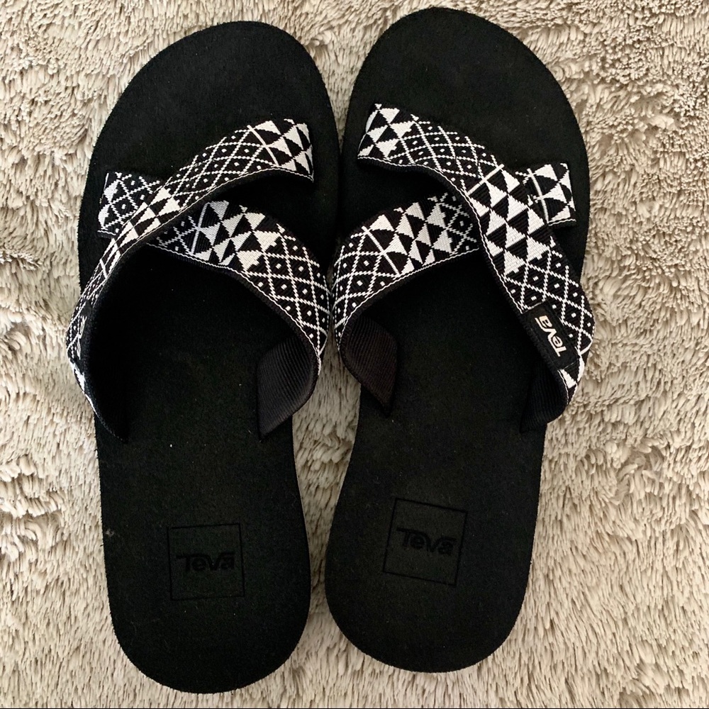 ⭐️Like New⭐️ Teva slides Sz 6
